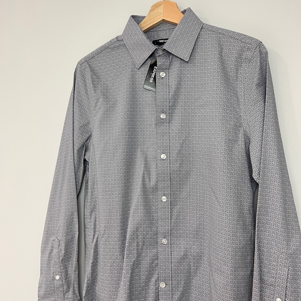 NWT Men’s Express Geometric Design Gray Button Down Shirt.
